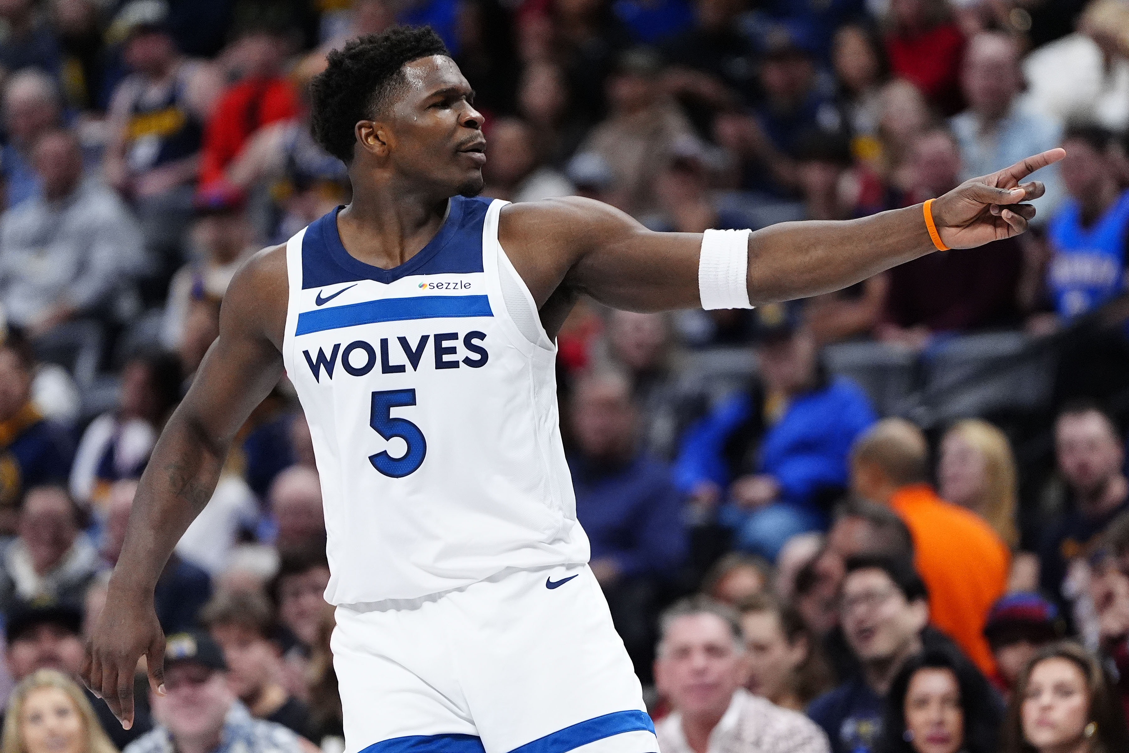 IM中国电竞-爱德华兹：我和队友说前面你们来 最后几分钟把球交给我就行