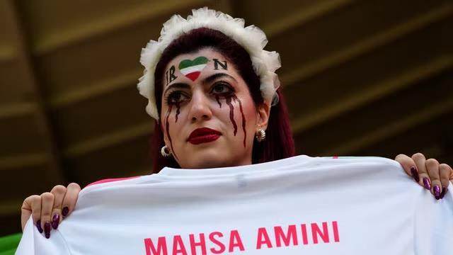 1669384310818044443.jpg IM电竞官方数据比分-红龙孤注一掷难敌伊朗以命搏命,奎罗斯为争议噤声