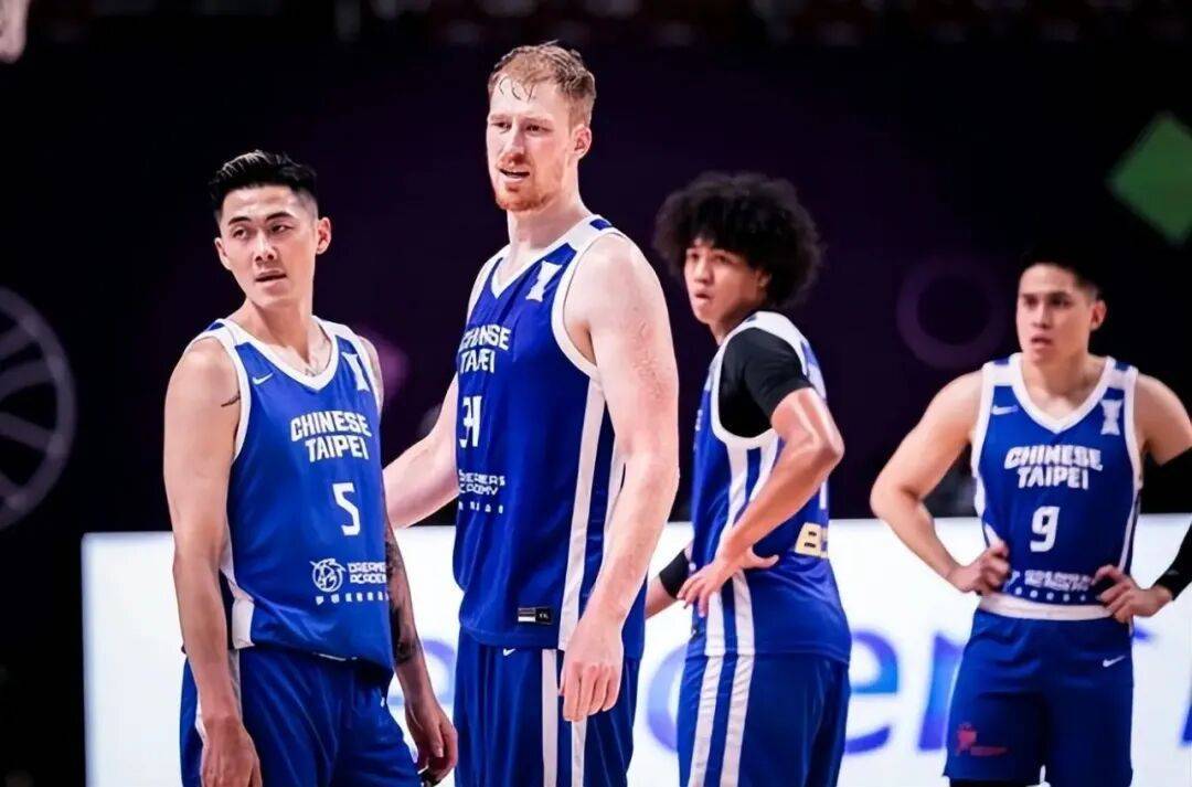 随着中国男篮两连胜，韩国队两连败，世预赛最新出线形势如下
