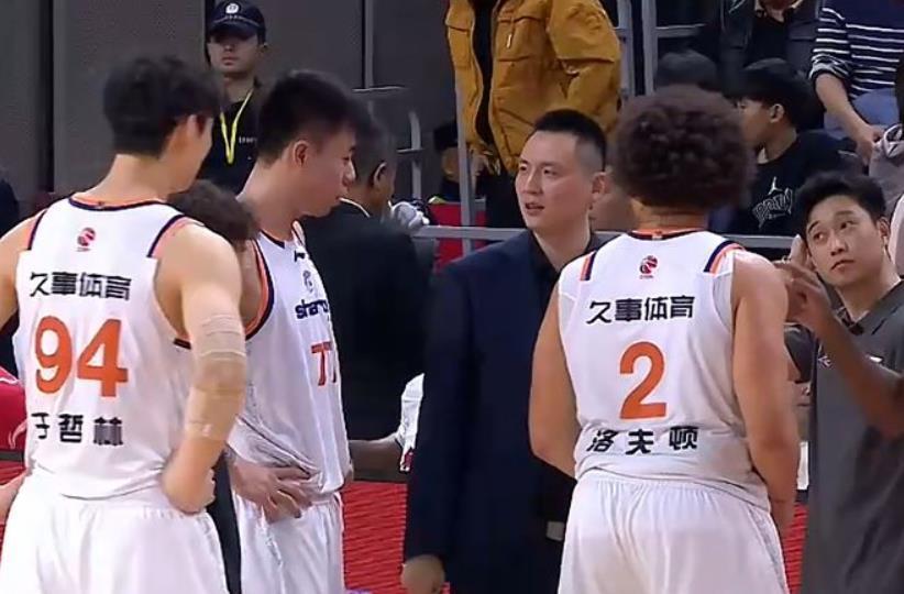 总决赛场均仅2.3分,孙铭徽遭王博指导弃用,广厦队扳回一城